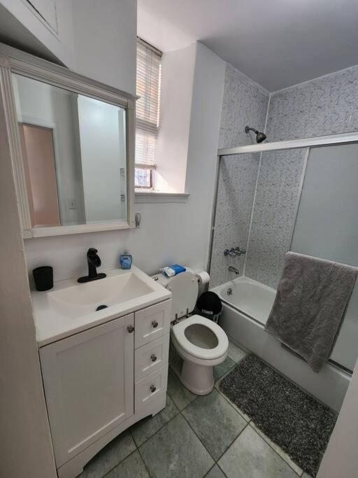 Spacious 3 Bedroom Apartment Mins To Nyc! Union City Luaran gambar